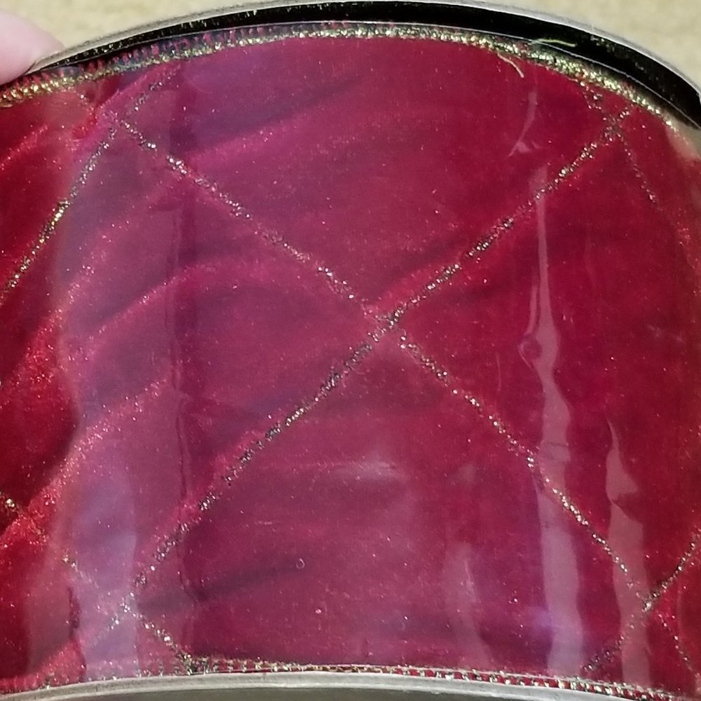 RARE LUXURY D STEVENS CHRISTMAS RED GOLD QUILTED VELVET 4" HOLIDAY WIRED RIBBON